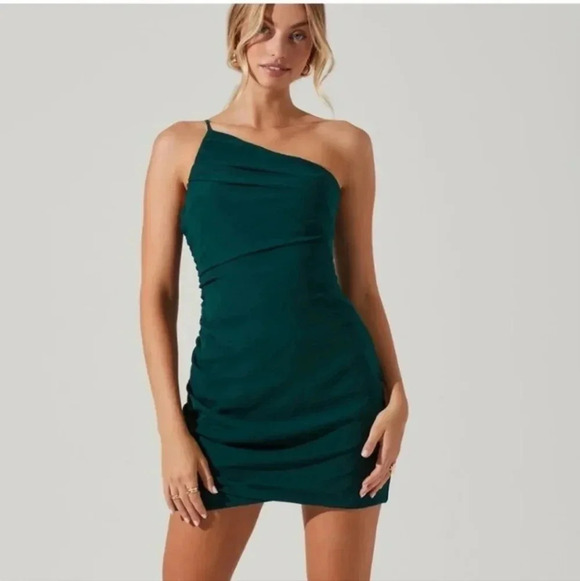 Astr Dresses & Skirts - ASTR the Label One Shoulder Scrunched Mini Dress - Hunter Green